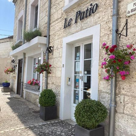 Le Patio Chambres Et Tables D'Hotes La Tour-Blanche Exterior photo